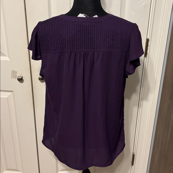 Daniel Rainn Farrah Flutter Sleeve Blouse - Picture 5 of 10